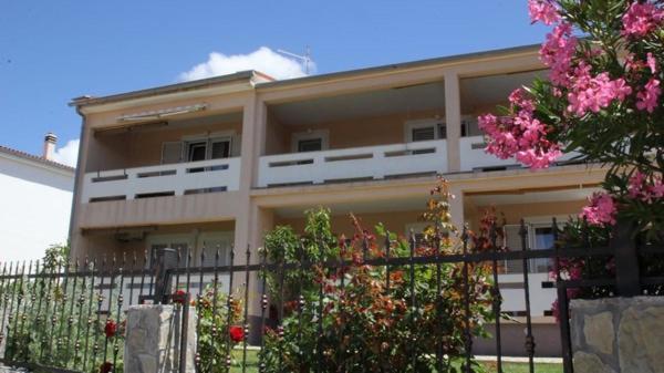 Ara-Kata Apartment Baska  Exterior photo
