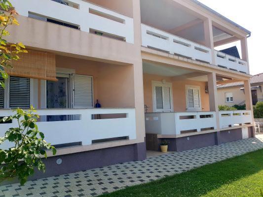 Ara-Kata Apartment Baska  Exterior photo