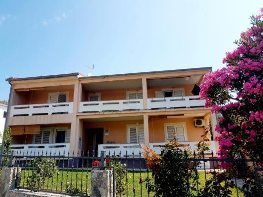 Ara-Kata Apartment Baska  Exterior photo